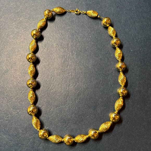 VTG Golden Beaded Necklace - Picture 2 of 5